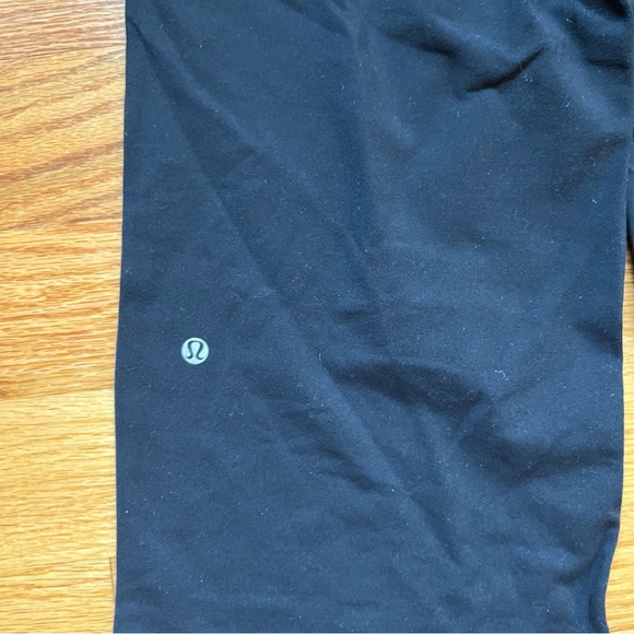 Lululemon black wide leg crop pants with multicolored waistband - Picture 3 of 4